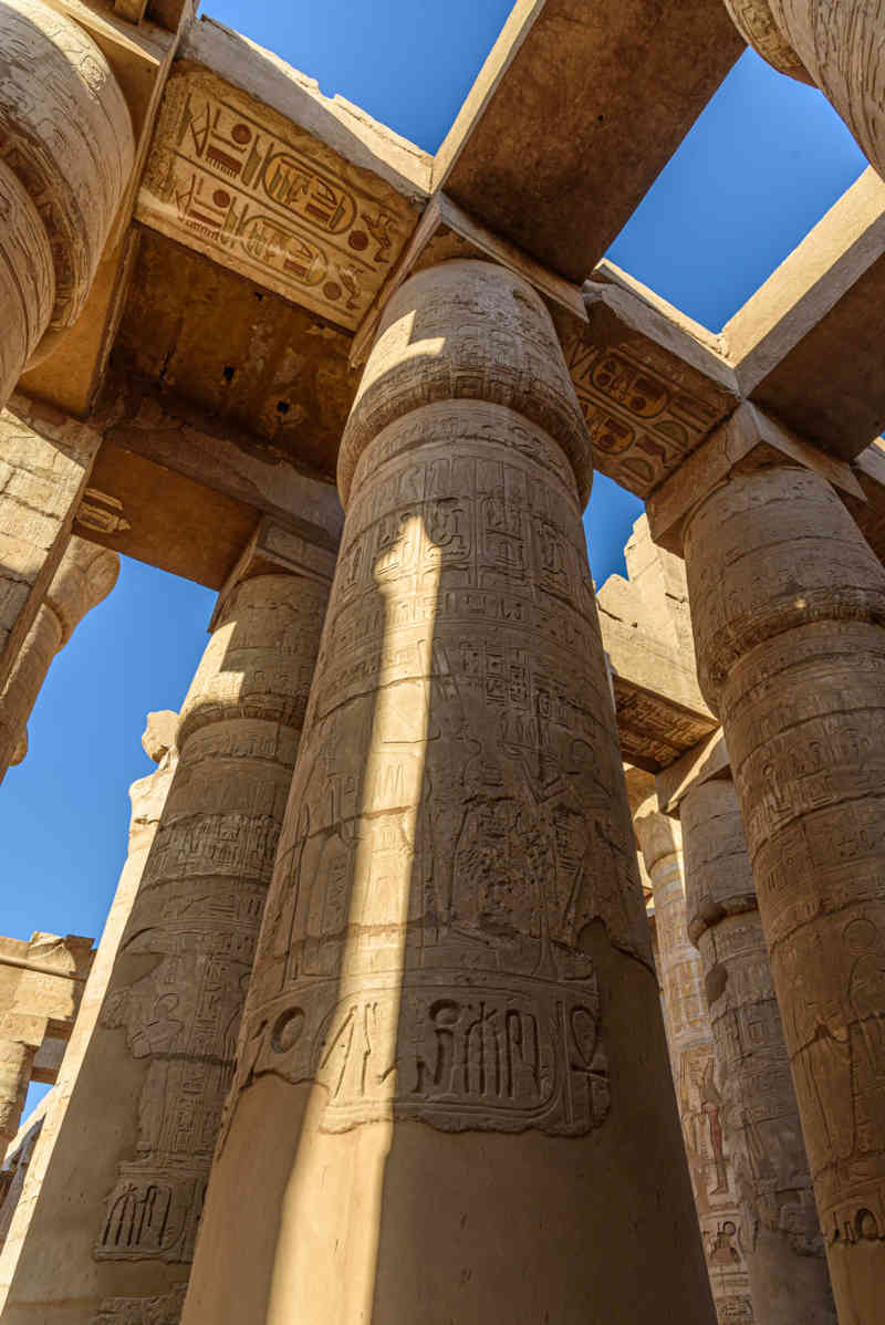Egipto 054 - Luxor - Templo de Karnak - Sala Hipóstila.jpg